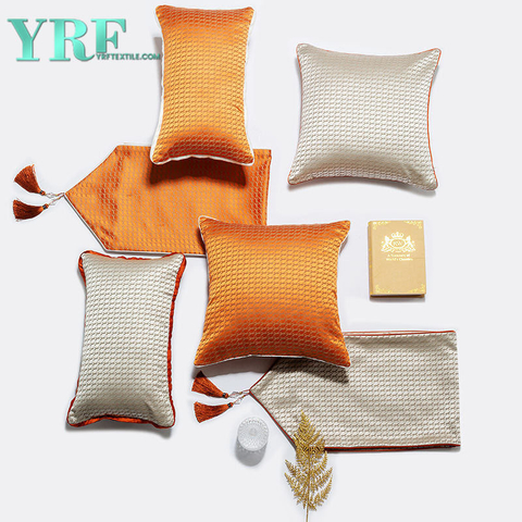 Cuscino decorativo in raso di alta qualità per resort di precisione, confortevole e morbido, arancione e marrone chiaro